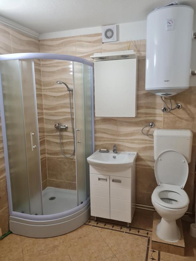 Apartman Nika Оточац Екстер'єр фото