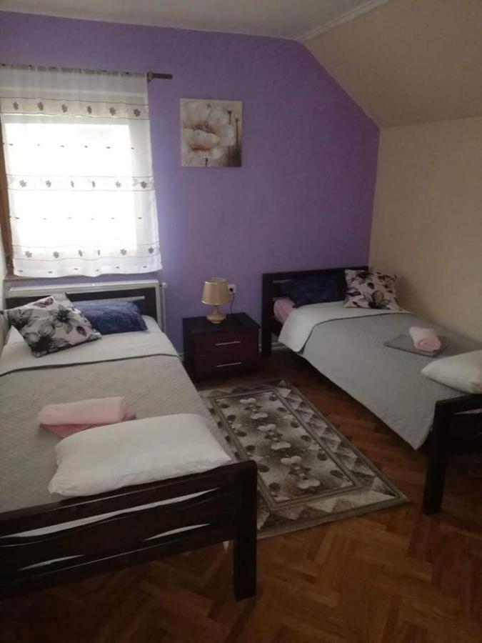 Apartman Nika Оточац Екстер'єр фото
