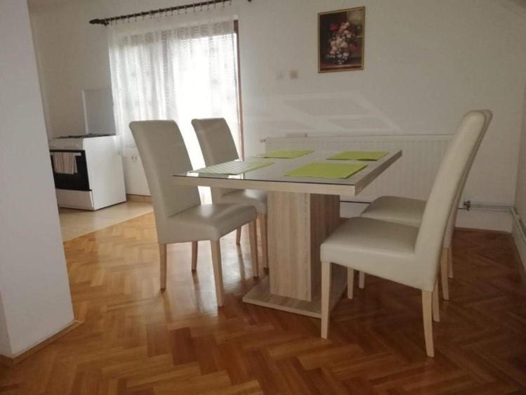Apartman Nika Оточац Екстер'єр фото
